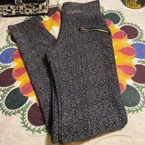 Indero Black and white chevron pants/legginings with fleece inside size S/M